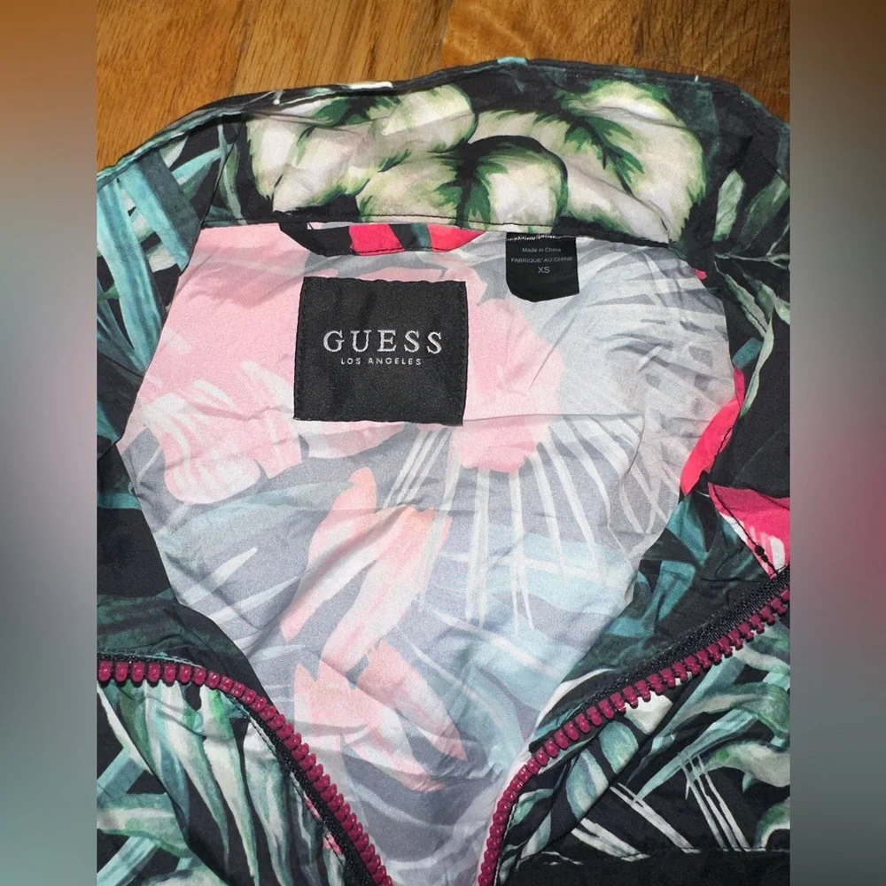 Guess Bundle - Picture 3 of 7